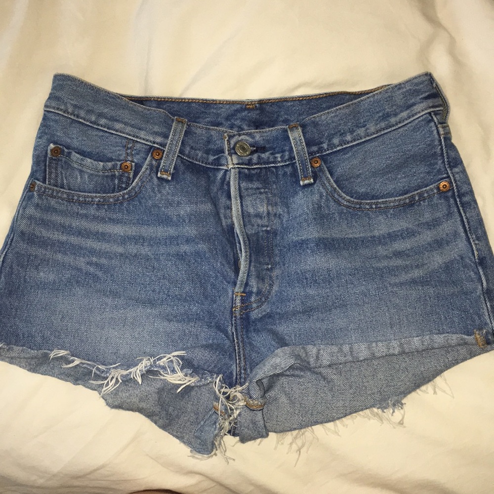 MUST SELL levi shorts high waisted medium blue
